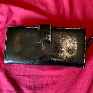 Vintage authentic Gucci wallet, patent black leather